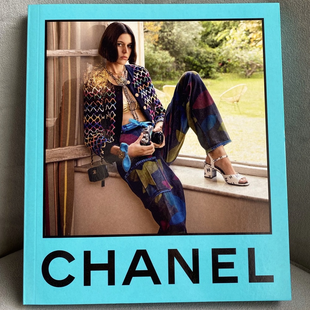 Chanel Spring-Summer Catalog / Coffee Table / Magazine (Hardcover) 2022